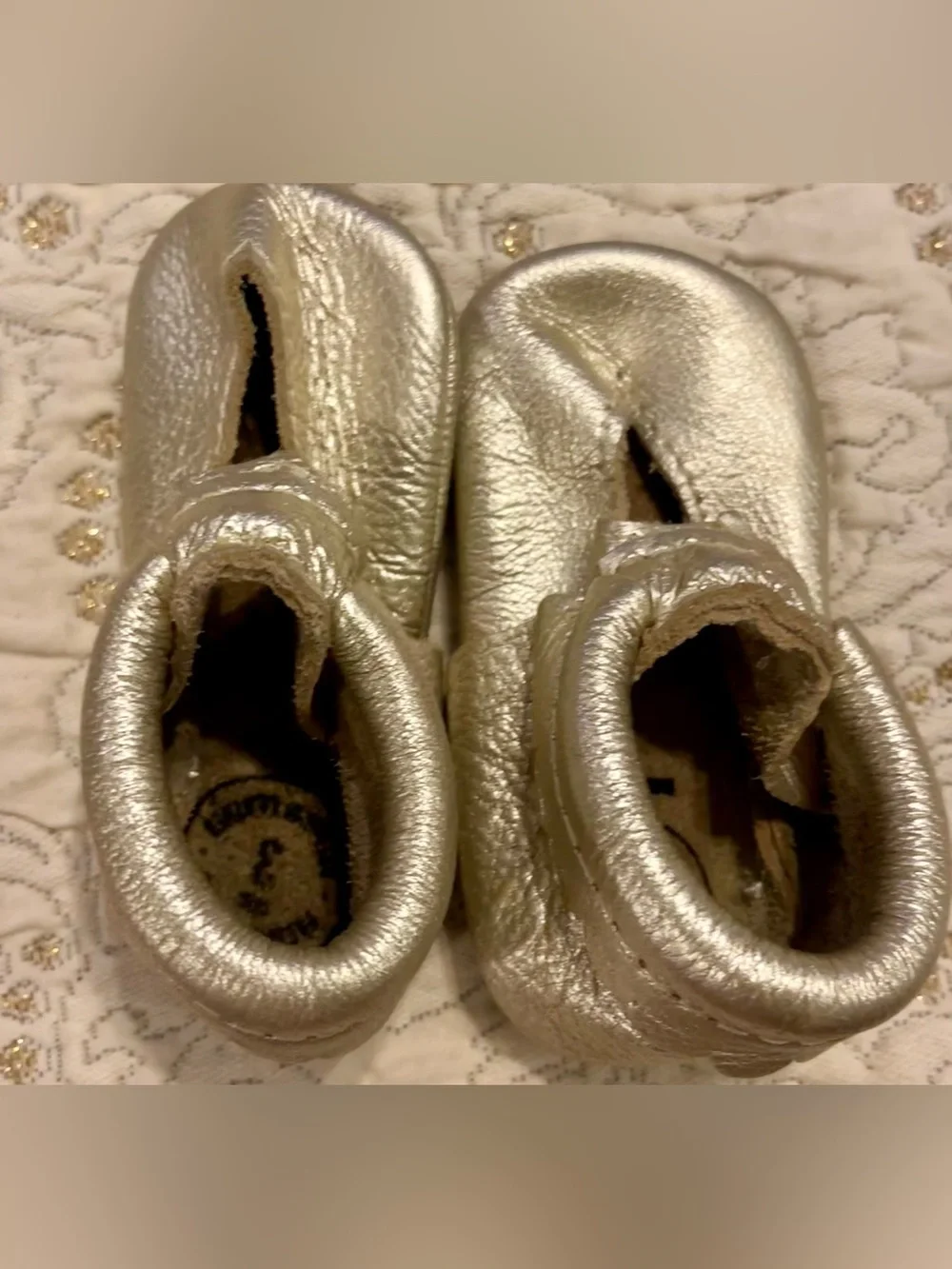 Freshly Picked baby metallic gold size 3 leather soft sole moccasin heart
